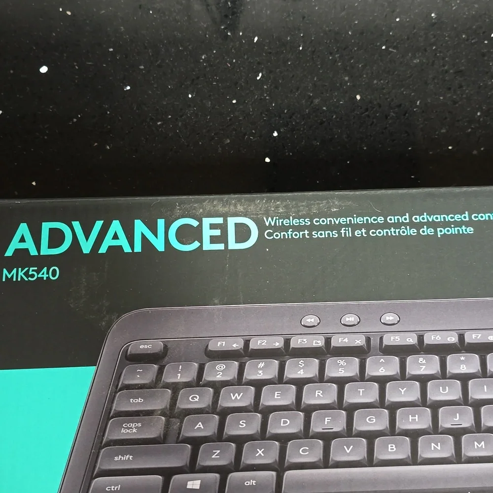 2X HOST PICK. NIB. Logitech MK540 Wireless Keyboard and Mouse Combo